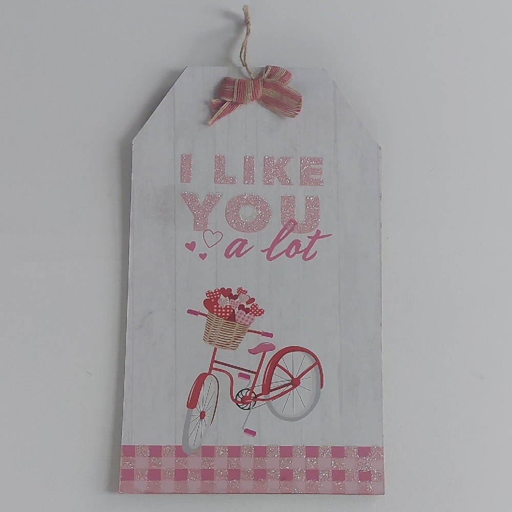 Charming Pink Bicycle Wall Decor